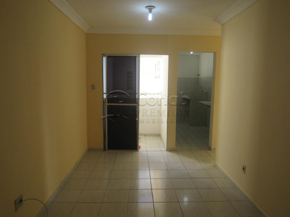 Alugar Apartamento / Padrão em Aracaju R$ 650,00 - Foto 2