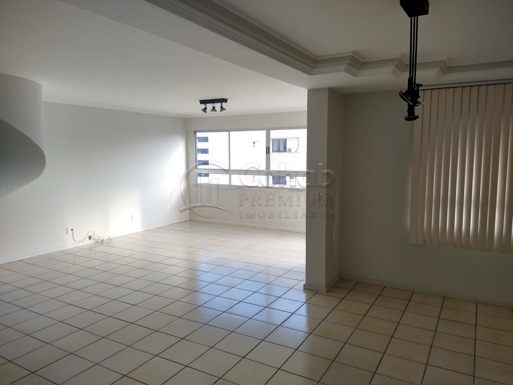 Alugar Apartamento / Padrão em Aracaju R$ 3.500,00 - Foto 3