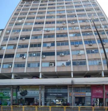 Sala Comercial no edifício Oviedo Teixeira, no Centro da cidade.