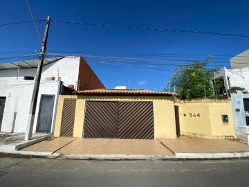 Alugar Casa / Padrão em Aracaju. apenas R$ 2.024,00
