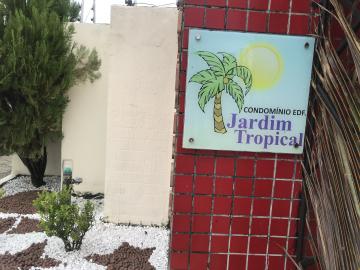 Apartamento à venda no condomínio Jardim Tropical, no Ponto Novo.