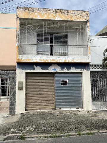 Casa a venda na rua de Maruim, no Centro