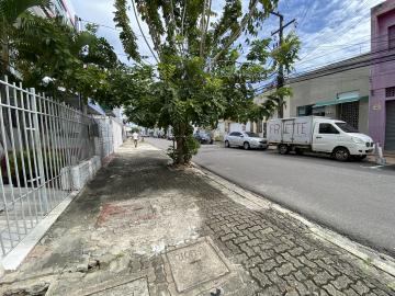 Casa a venda na rua de Maruim, no Centro