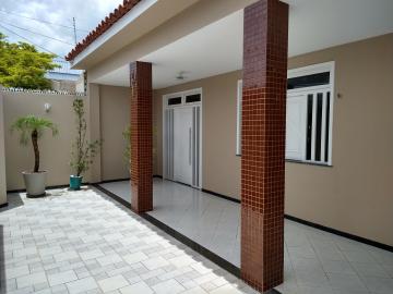 Casa à venda no Bairro Pereira Lobo com 270 m² de terreno.