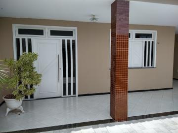 Casa à venda no Bairro Pereira Lobo com 270 m² de terreno.