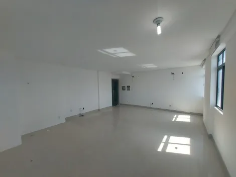 Excelente sala comercial para locação no Centro Médico Jardins.