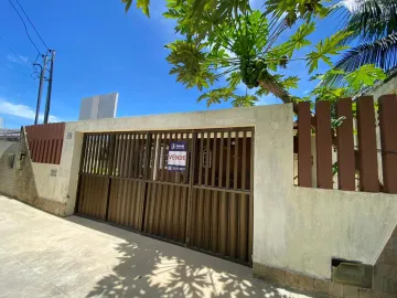 Alugar Casa / Padrão em Aracaju. apenas R$ 395.000,00