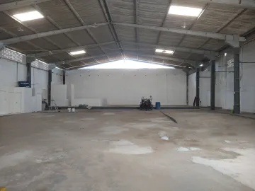 Galpão com 800m² com ótimo acesso à BR101