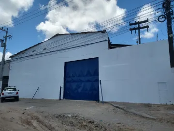 Galpão com 800m² com ótimo acesso à BR101