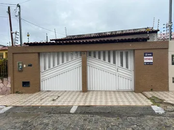 Alugar Casa / Padrão em Aracaju. apenas R$ 420.000,00