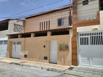 Alugar Casa / Padrão em Aracaju. apenas R$ 400.000,00