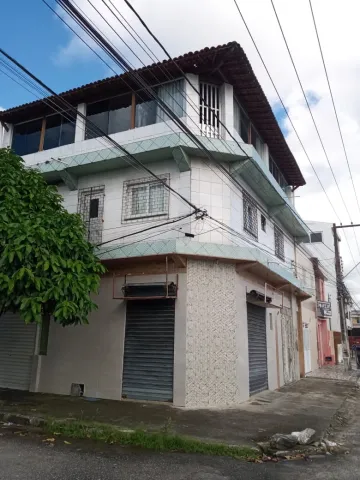 EXCELENTE CASA COMERCIAL E RESIDENCIAL À VENDANA RUA ALAGOAS