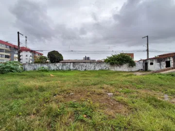 Terreno em localização estratégica para seu negócio no bairro Coroa do Meio.