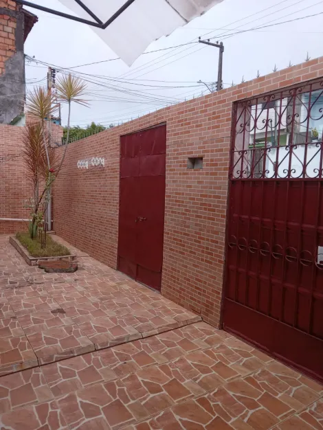 Casa à venda no bairro Jardim Centenário