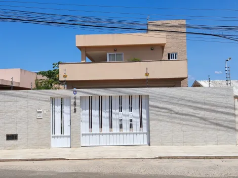 Alugar Casa / Padrão em Aracaju. apenas R$ 450.000,00
