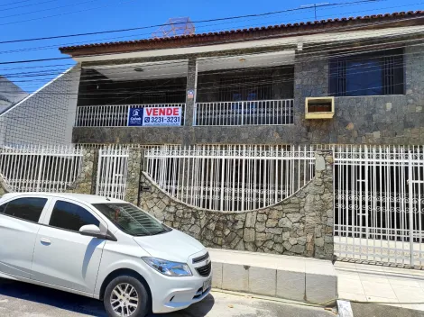 Casa à venda no bairro Luzia