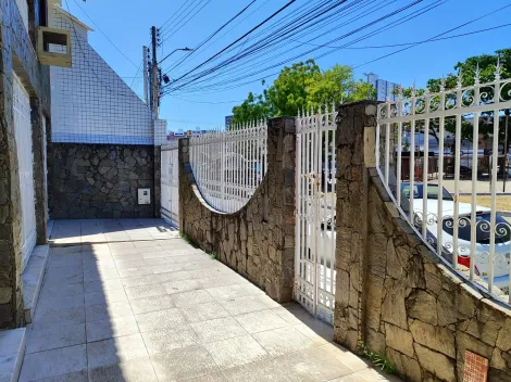 Casa à venda no bairro Luzia