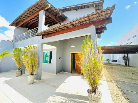 Casa à venda localizada no bairro Aruana
