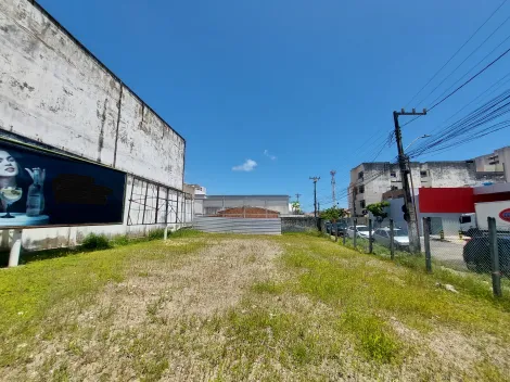 Terreno em excelente localização com espaço amplo na Av. Francisco Porto.