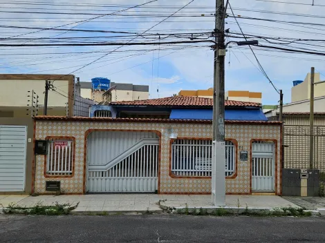 Excelente casa no bairro Luzia à venda