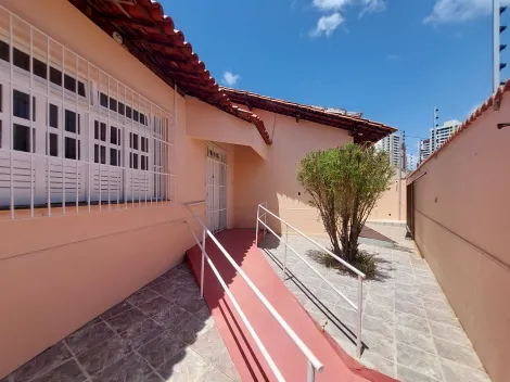 Ótima Casa para locação residencial ou comercial localizada no Bairro Luzia.