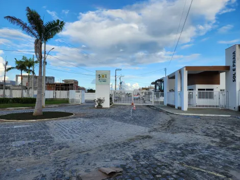 Casa térrea recém-construída à venda em condomínio pé na areia na Barra dos Coqueiros...