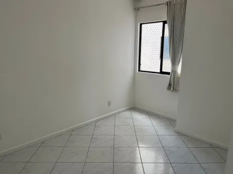 Apartamento à venda no Cond. San Carlos de Bariloche, bairro Luzia