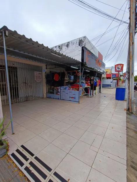 imagem 2 - Casa com três quartos, excelente para ponto comercial, na avenida principal do Augusto Franco. imagem 2 - Casa com três quartos, excelente para ponto comercial, na avenida principal do Augusto Franco.